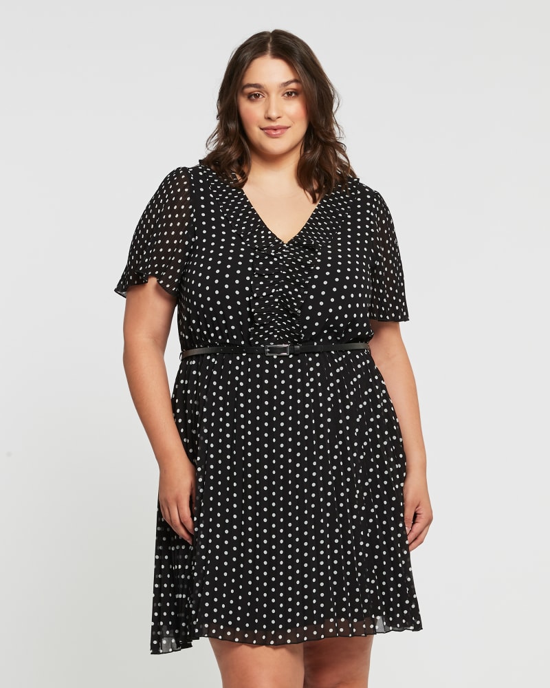 Front of a model wearing a size 2X Jeanine Pleated Dress in Black/Milk by Estelle. | dia_product_style_image_id:264412